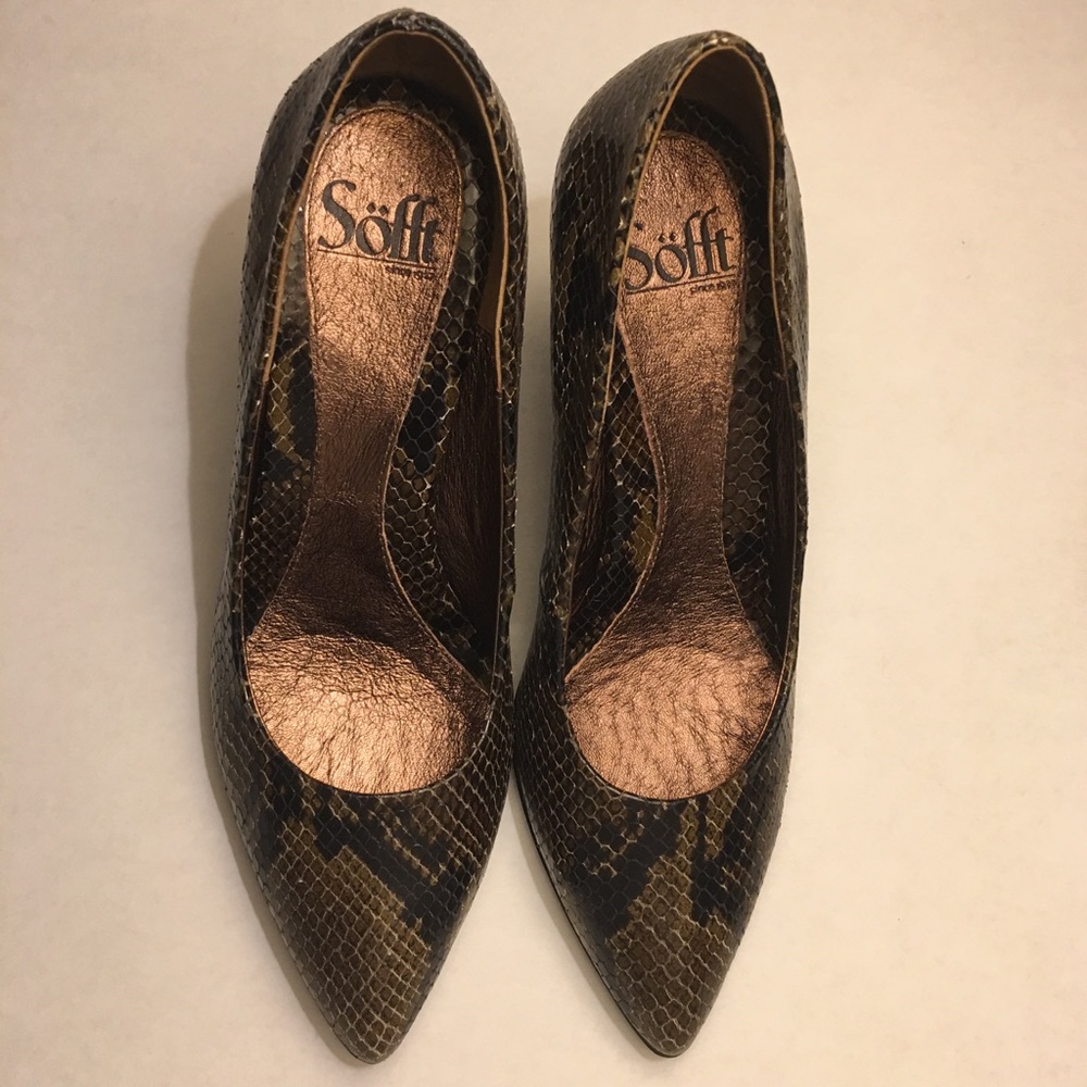 Sofft Shoe Mocha Python Print Pumps - Picture 2 of 8